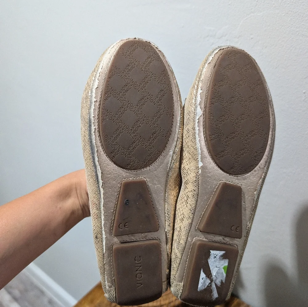 Vionic Sydney‎ Womens Leather Slip On Loafers Size 8.5